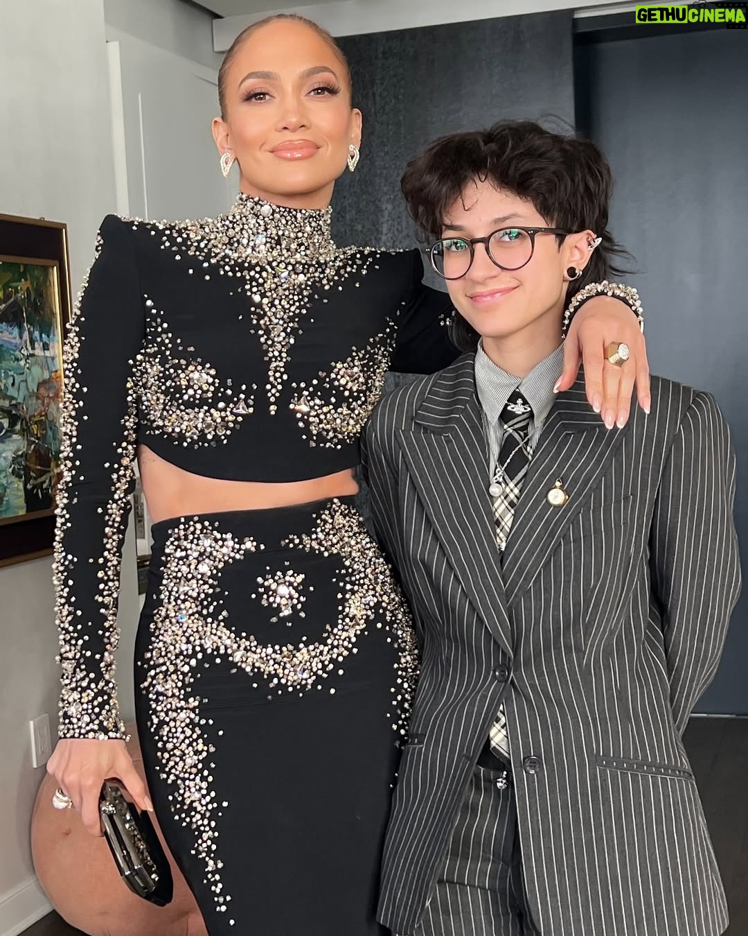 Jennifer Lopez - 580.5K Likes - Othello premiere with the best date ever ✨