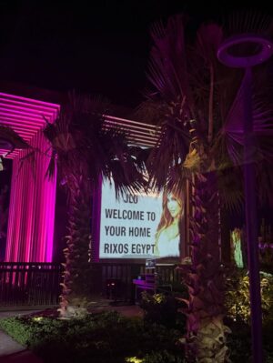 Jennifer Lopez Instagram - Felt cute in Egypt