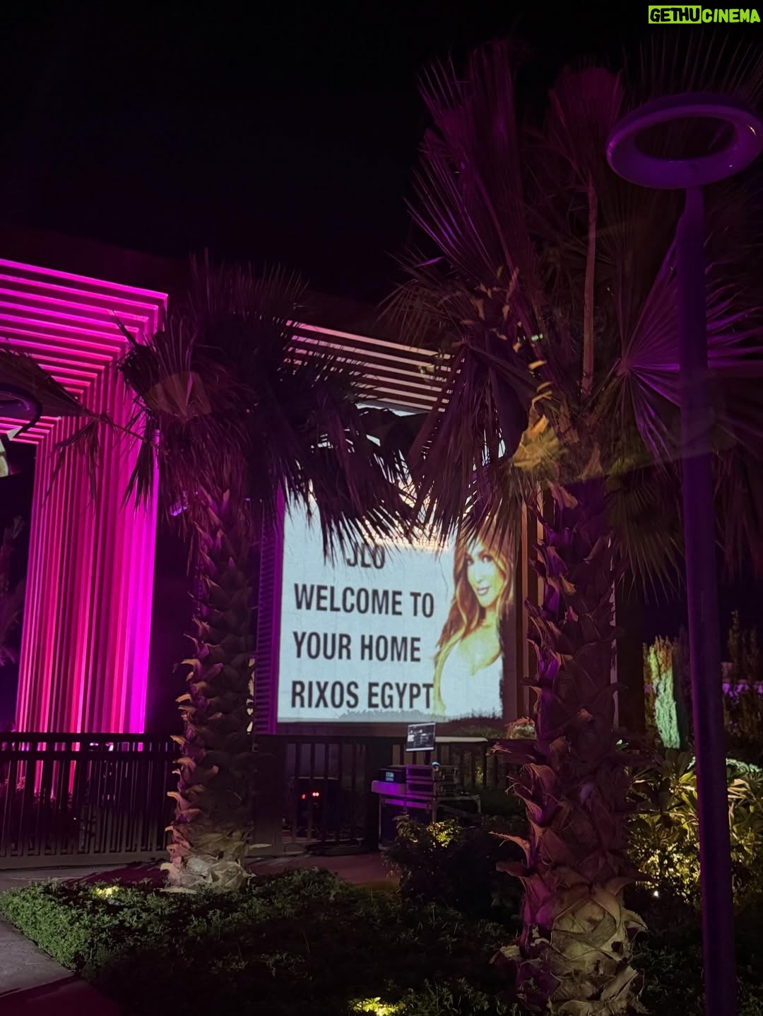 Jennifer Lopez - 721.9K Likes - Felt cute in Egypt