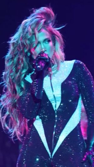 Jennifer Lopez Instagram - Thank you @F1 Saudi Arabian Grand Prix in Jeddah for an unforgettable night…it was so good to be there with everyone… can’t wait to see you all this summer! #UpAllNight #JLoLiveIn2025 @mdlbeast @saudiarabiangp