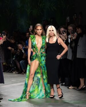 Jennifer Lopez Instagram - Gianni would be so proud. What a journey you have been on. You are strong, resilient, powerful, talented and I am so happy that I have gotten to know you over the years. Together, our journey and the friendship that we have formed has been incredible. I know this next chapter will be filled with love, happiness and friendship…and whatever you want to create it to be. I am always here for you… @donatella_versace 💚💚