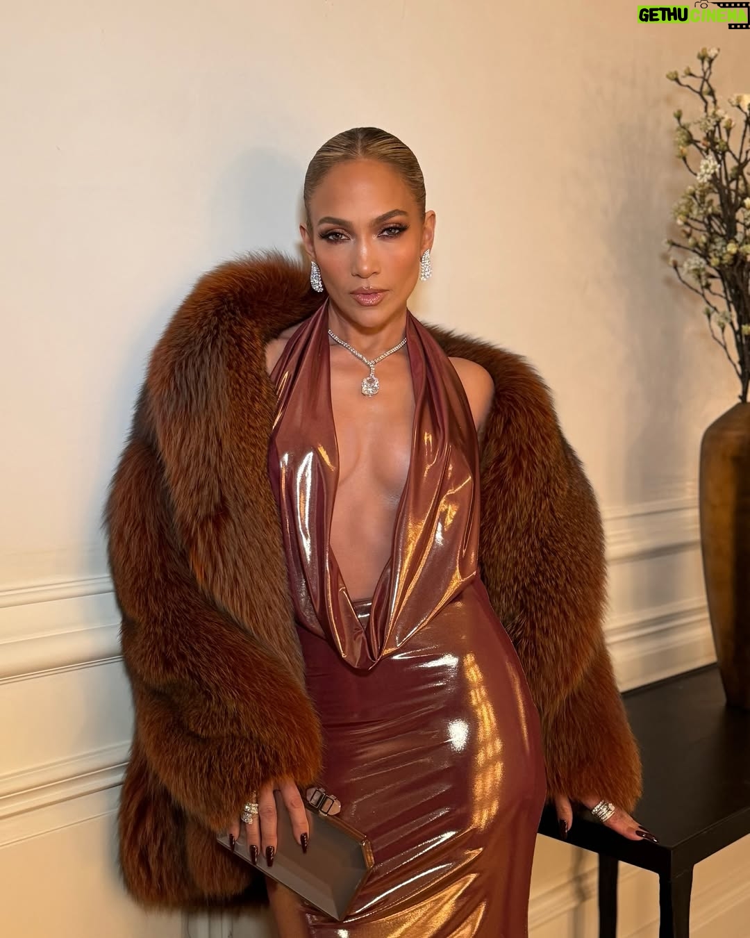 Jennifer Lopez - 1 Million Likes - 🤎✨🤎
