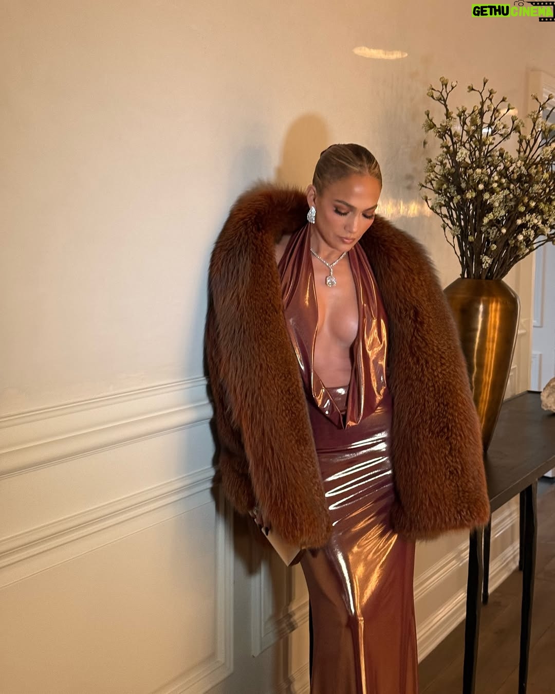 Jennifer Lopez - 1 Million Likes - 🤎✨🤎