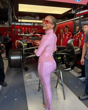 Jennifer Lopez Instagram - Bringing a little sparkle to F1 💖 #JLoLiveIn2025
