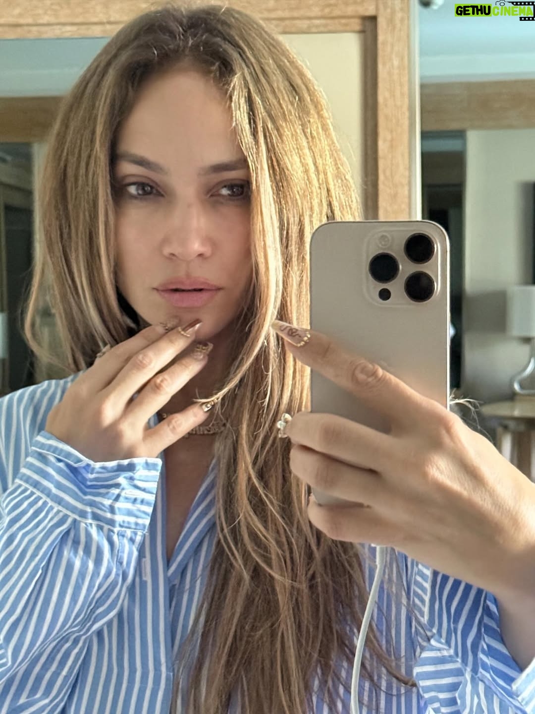 Jennifer Lopez - 1.1 Million Likes - BirthDAY 🩷🧡💚
📍Antalya, Turkey
What a gift you all are! Thank you so much for all your beautiful birthday wishes.
