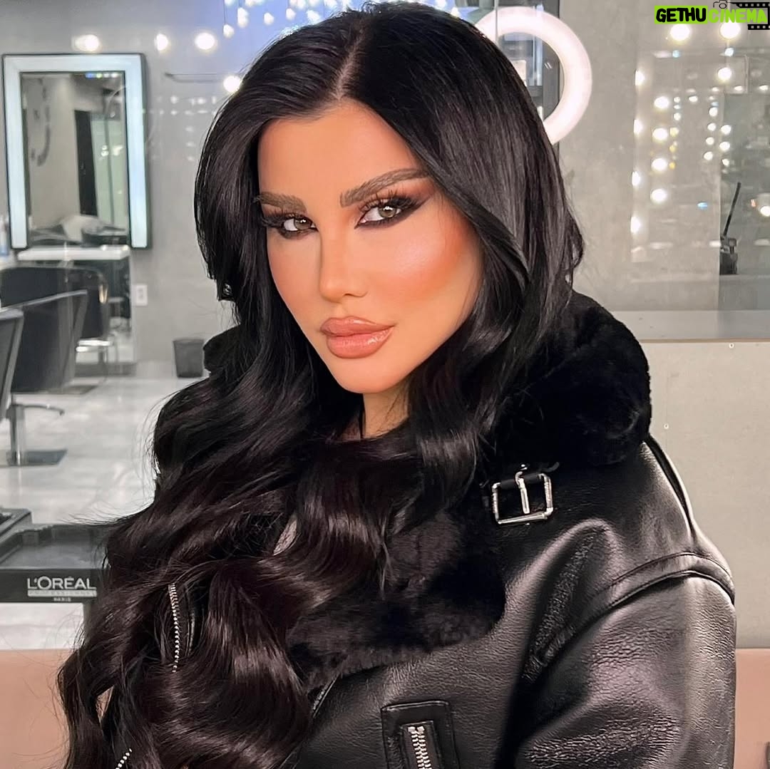 Jenny Esber - 15.7K Likes - @makeupbyrami 
@majdhair_design