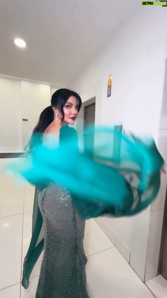 Jenny Esber - 17.7K Likes - الدنيا عيد لاقوني على قناة الجديد ساعة 9:30 ببرنامج مع رابعة  سكوبات وترندات  واحلى اغاني ورقصات ..🎉
@aljadeed 
@hanimuhannadcouture 
@jihaneraidy 
@ronyhannaphotography 
@jasonmorkos 
#2025 #جيني_اسبر #قناة_الجديد #مع_رايعة