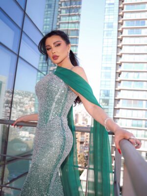 Jenny Esber Instagram - كل عام وأنتم بألف خير وصحة
:
𝓯𝓪𝓼𝓱𝓲𝓸𝓷 𝓭𝓮𝓼𝓲𝓰𝓷𝓮𝓻: @hanimuhannadcouture
𝓶𝓪𝓴𝓮𝓾𝓹 𝓫𝔂@jihaneraidydy
𝓹𝓱𝓸𝓽𝓸𝓰𝓻𝓪𝓹𝓱𝓮@ronyhannaphotographyaphy
𝓱𝓼𝓲𝓻𝓭𝓻𝓮𝓼𝓼𝓮𝓻: @jasonmorkos
:
#عيد_سعيد #عيد_أضحى_سعيد #فوتوسشن #تصوير_احترافي #فساتين_سهره #فاشن #مكياج #2025 #جيني_إسبر