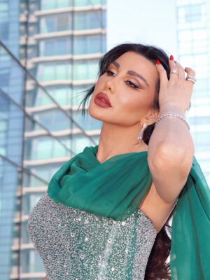 Jenny Esber Instagram - ⁨	كل  عام وأنتم بألف خير وصحة 
:
𝓯𝓪𝓼𝓱𝓲𝓸𝓷 𝓭𝓮𝓼𝓲𝓰𝓷𝓮𝓻: ‪@hanimuhannadcouture‬ 
𝓶𝓪𝓴𝓮𝓾𝓹 𝓫𝔂‪@jihaneraidy‬dy 
𝓹𝓱𝓸𝓽𝓸𝓰𝓻𝓪𝓹𝓱𝓮‪@ronyhannaphotography‬aphy 
𝓱𝓼𝓲𝓻𝓭𝓻𝓮𝓼𝓼𝓮𝓻: @jasonmorkos 
:
#عيد_سعيد #عيد_أضحى_سعيد #فوتوسشن #تصوير_احترافي #فساتين_سهره #فاشن #مكياج #2025 #جيني_إسبر⁩
