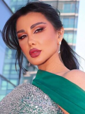 Jenny Esber Instagram - كل عام وأنتم بألف خير وصحة
:
𝓯𝓪𝓼𝓱𝓲𝓸𝓷 𝓭𝓮𝓼𝓲𝓰𝓷𝓮𝓻: @hanimuhannadcouture
𝓶𝓪𝓴𝓮𝓾𝓹 𝓫𝔂@jihaneraidydy
𝓹𝓱𝓸𝓽𝓸𝓰𝓻𝓪𝓹𝓱𝓮@ronyhannaphotographyaphy
𝓱𝓼𝓲𝓻𝓭𝓻𝓮𝓼𝓼𝓮𝓻: @jasonmorkos
:
#عيد_سعيد #عيد_أضحى_سعيد #فوتوسشن #تصوير_احترافي #فساتين_سهره #فاشن #مكياج #2025 #جيني_إسبر