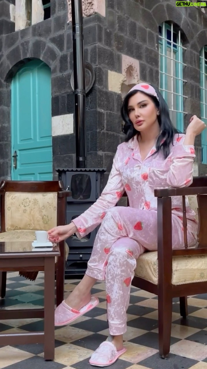 Jenny Esber - 36.3K Likes - دافية الشتوية مع لانجري دعبول
@lingerie_daaboul
