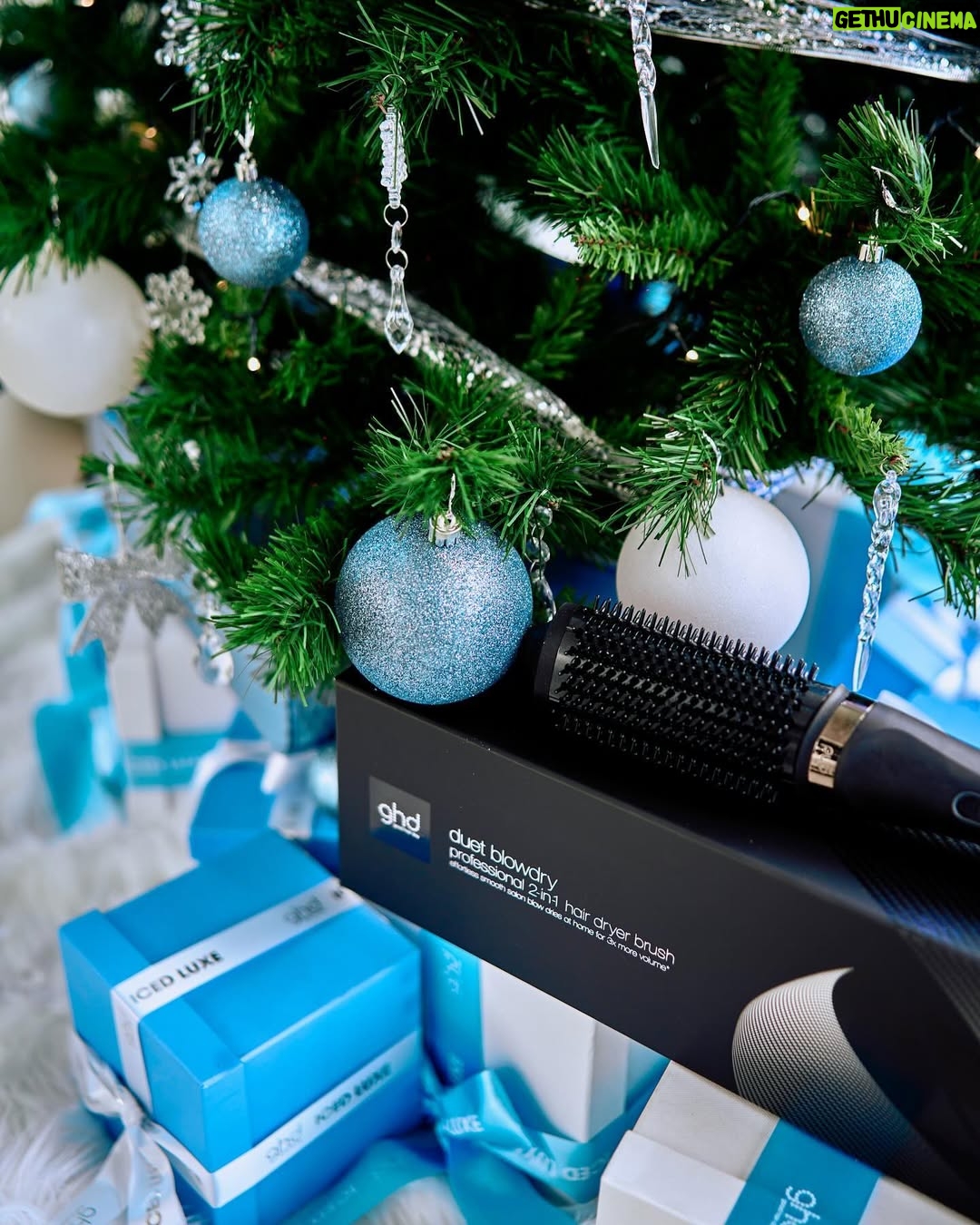 Jessica Nkosi - 41.8K Likes - The Ghd Iced Luxe Christmas collection ❄️ is here… and we did a beautiful hair show for it. 
Here are some behind the scenes shots 💙🧊

#ghdhair
#ghdicedluxe 
#ghdsouthafrica