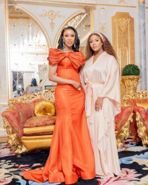 Jessica Nkosi Instagram - Our beautiful HRH Queen LaNgangaza 🇸🇿❤️
🇸🇿 @carolngangaza 👑
What a pleasure and honour it was to meet you.
Was so nervous to meet you because how do I greet you? Are we allowed to hug 😂😂😂
You are a phenomenal woman Nkhosi ❤️
Thank you for your hospitality, your welcoming and loving spirit.
You feel like home… Warm, loving and hearty. So graceful and poised… Getting to know you and the woman you are and your love for God made me love you even more. May God continue to bless you in every way.
Thank you ❤️