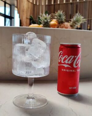 Jessica Nkosi Instagram - What’s life without a little magic?✨🪄🤭
Seriously… How cool is it that I can do this 💃🏽🪄
I had to unleash a little #realmagic with @cocacolaza while waiting for my scrumptious meal. Simple lunch for who, i’m always ready to entertain 😅😉
#RecipeForMagic