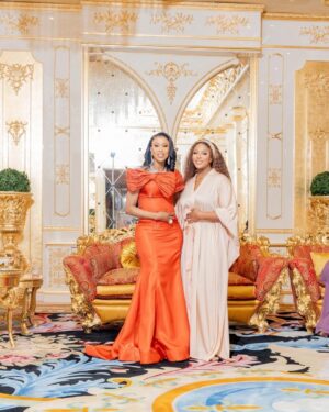 Jessica Nkosi Instagram - Our beautiful HRH Queen LaNgangaza 🇸🇿❤️
🇸🇿 @carolngangaza 👑
What a pleasure and honour it was to meet you.
Was so nervous to meet you because how do I greet you? Are we allowed to hug 😂😂😂
You are a phenomenal woman Nkhosi ❤️
Thank you for your hospitality, your welcoming and loving spirit.
You feel like home… Warm, loving and hearty. So graceful and poised… Getting to know you and the woman you are and your love for God made me love you even more. May God continue to bless you in every way.
Thank you ❤️