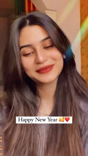 Jhalak Verma Instagram - New year š„°ā¤ļø
.
.
#newyear #newyear2023 #2023 #relationshipgoals #shayari #quotes #explorepage #reelsinstagram #jhalakians