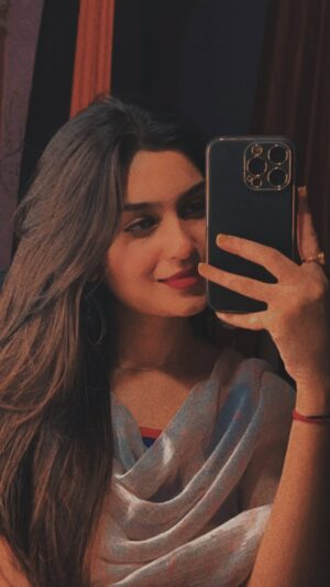 Jhalak Verma Instagram - Tag Someone Special ā¤ļøš
.
.
.
.
.
.
.
.
.
.
#reels #jhalakians #shayari #shayarilover #quotes #explore #explorepage #trendingreels #hindiquotes #reelsinstagram #thoughts #relationshipgoals #relatable