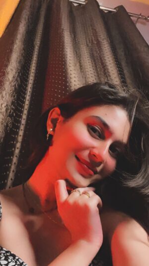 Jhalak Verma Instagram - Maine toh sirf flirt kiya ššš¼šš¼
.
.
.
#jhalaksoni #ownvoice #explorepage #shayari #shayarilover #shayari #trendingreels #relationshipgoals #relatable #facts #pyaar #love #quotes #reelsinstagram