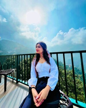 Jhalak Verma Instagram - Pretending to be a morning person for this view 🥹🤌🏼
7AM in dalhousie 🥰😂✨🗻