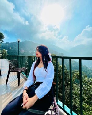 Jhalak Verma Instagram - Pretending to be a morning person for this view 🥹🤌🏼
7AM in dalhousie 🥰😂✨🗻
