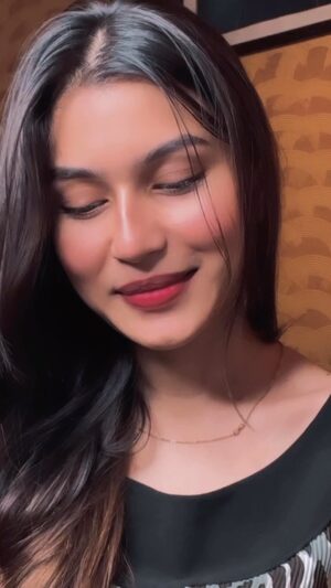 Jhalak Verma Instagram - š«£ā¤ļøš«“š»
.
.
#reels #newyear #jhalakians #shayari #love #pyaar #explore #reelsinstagram #trendingreels