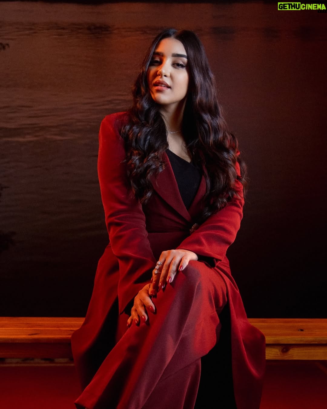 Jihane Khalil - 8.2K Likes - Fashion designer @amo.femme
Styledby @styledbyhe
Makeup by @lili_jula
‏Jewellery @glamour.jewellery 
Hairby @rovenhairstylist
Asst stylist @by wegoo