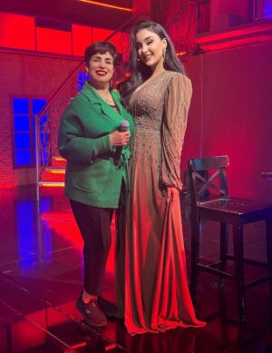 Jihane Khalil Instagram - Don't miss it! Rachid Show @allalirachid is live on @2mtv 
الان على القناة الثانية 2m البرنامج الاكثر شعبية في المغرب رشيد شو

@laila.boussalman @bijoux_alaor_2 @basma_sleem_couture