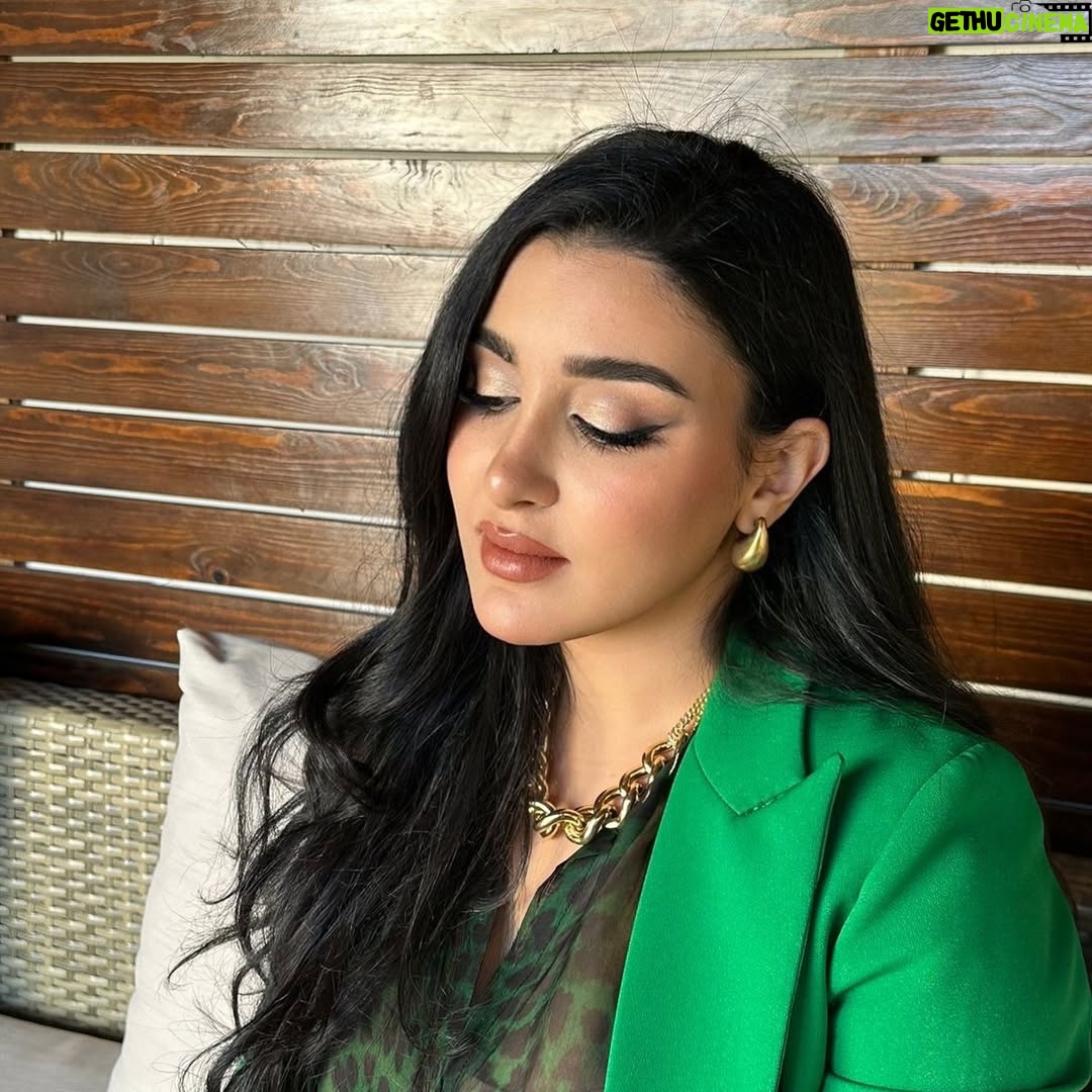 Jihane Khalil - 7.8K Likes - Styliste: @katiafbh 
Bijoux: @katia_i_f 
Makeup artist: @ghita.glam