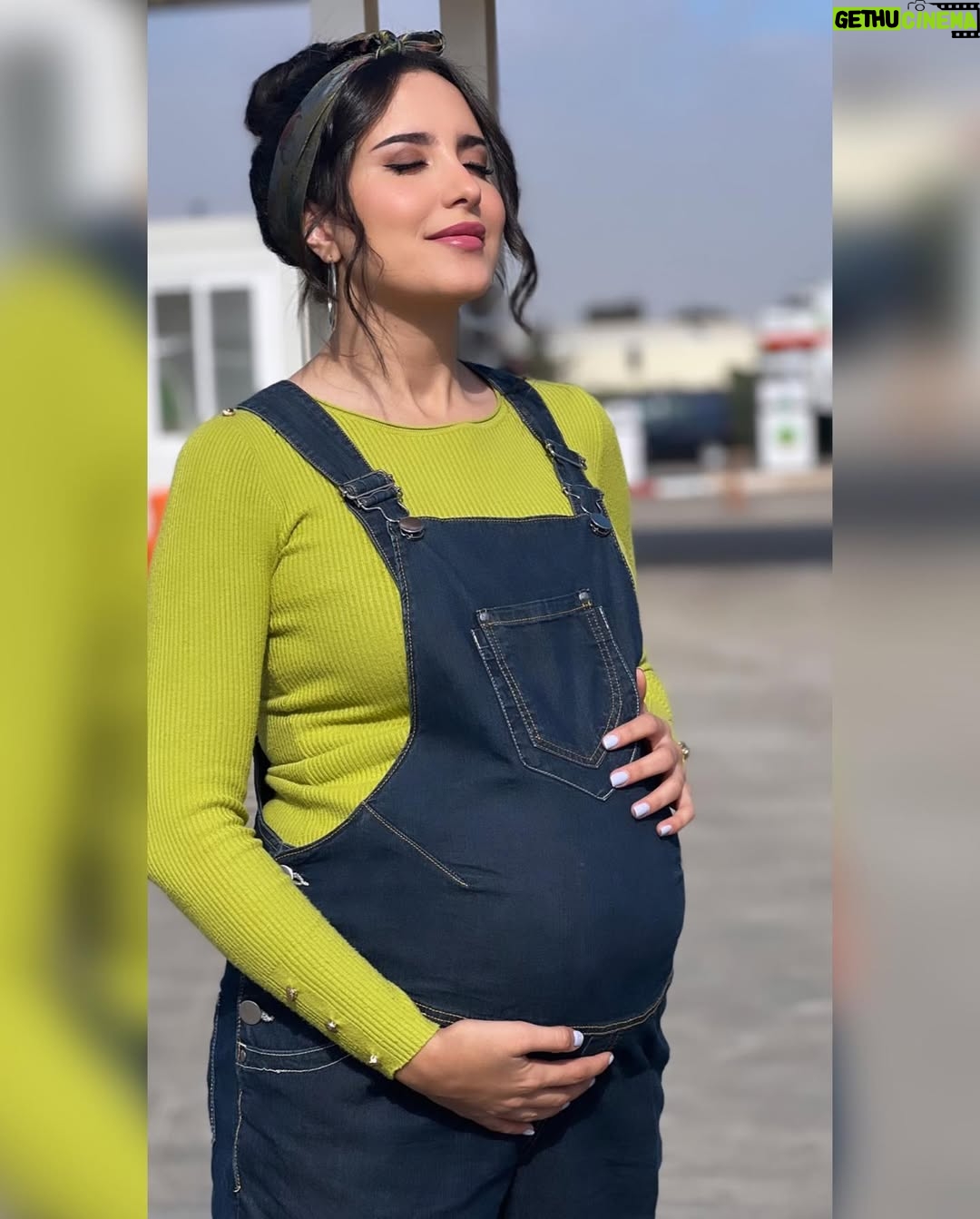 Jihane Kidari - 170.9K Likes - الحلقة الأخيرة 🤍🫂😍🤰🏻 شكرا من كل قلبي على الحب و الدعم و المتابعة ديالكم 🤍 شكرا لصناع هاد العمل الزوين من إخراج و إنتاج و ممثلين و تقنيين و كل واحد ساهم باش هاد العمل يكون 🤍👏🏽#سلمات_أبو_البنات  ٤
إخراج  @hichameljebbari 
إنتاج  @cedarsart 
على @mbc5tv و @shahid.vod 
@mkhouyi_officiel @ladibsaadiaofficiel @fatima_ezzahra_baladi @salmasalaheddine @lotfi_omar @hamza_tahri_officiel @kaoutar_boudarraja_off @redaelalaouiofficial @badiasanhaji_officiel @khamouli @kawtarbamo @nabilatif.officiel @dalalelghazzali 
#جيهان_كيداري #jihane_kidari