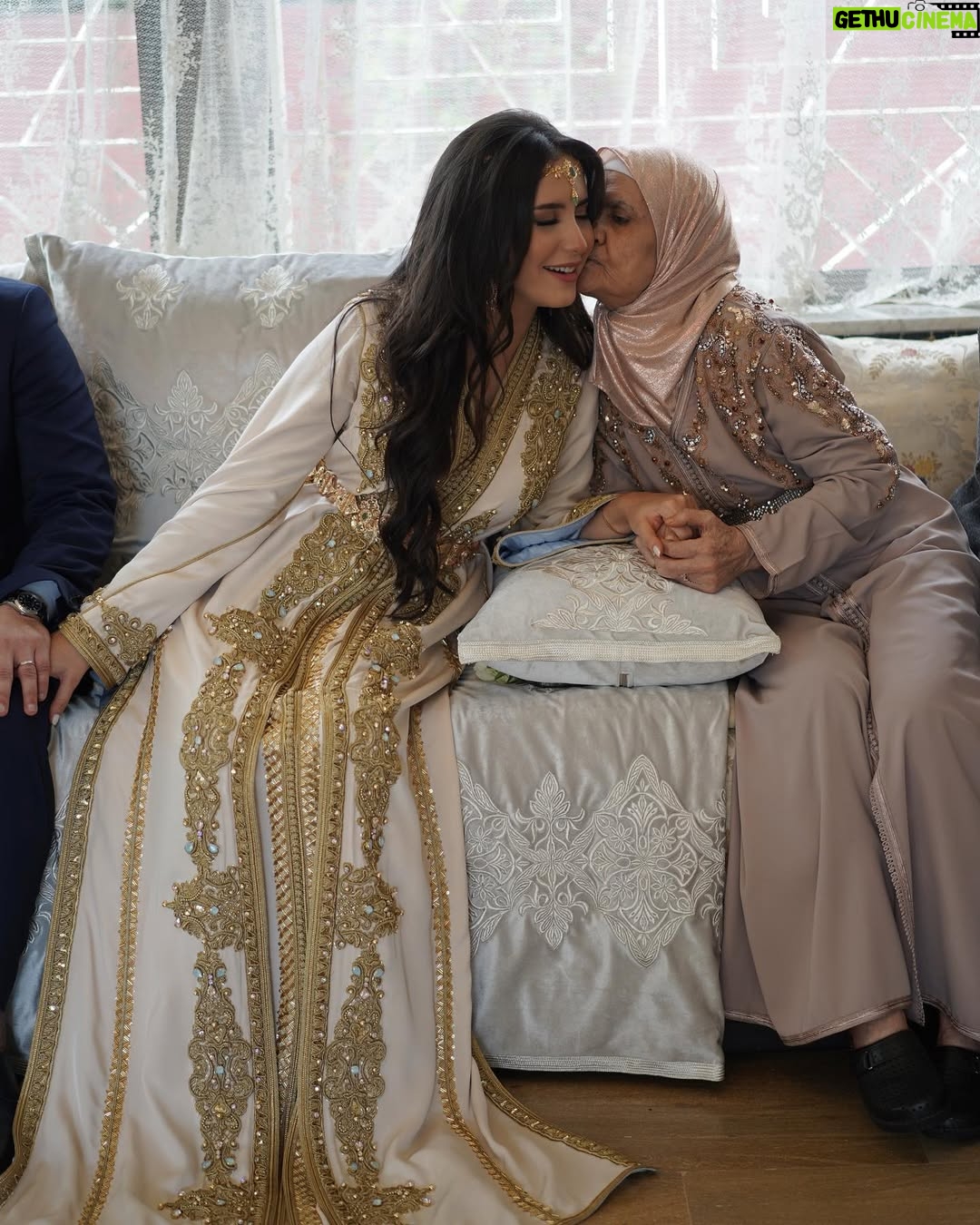 Jihane Kidari - 353K Likes - بحال اليوم هادي عام 👰🏻‍♀️🤍✨
One year ago, I said YES 💍🤍
الله يفرح قلوب الجميع بأي حاجة باغيين يا ربي🤲🏼🤍

#جيهان_كيداري #jihanekidari  #jihane_kidari #sharinglove