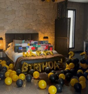 Jihane Kidari Instagram - Another year older ☺️🥳🎂 
27 gifts for my 27 th birthday 🥺😍🥰🤍✨ 
#withlove #birthdaysurprise 
#jihane_kidari #jihanekidari #جيهان_كيداري #birthdaygirl