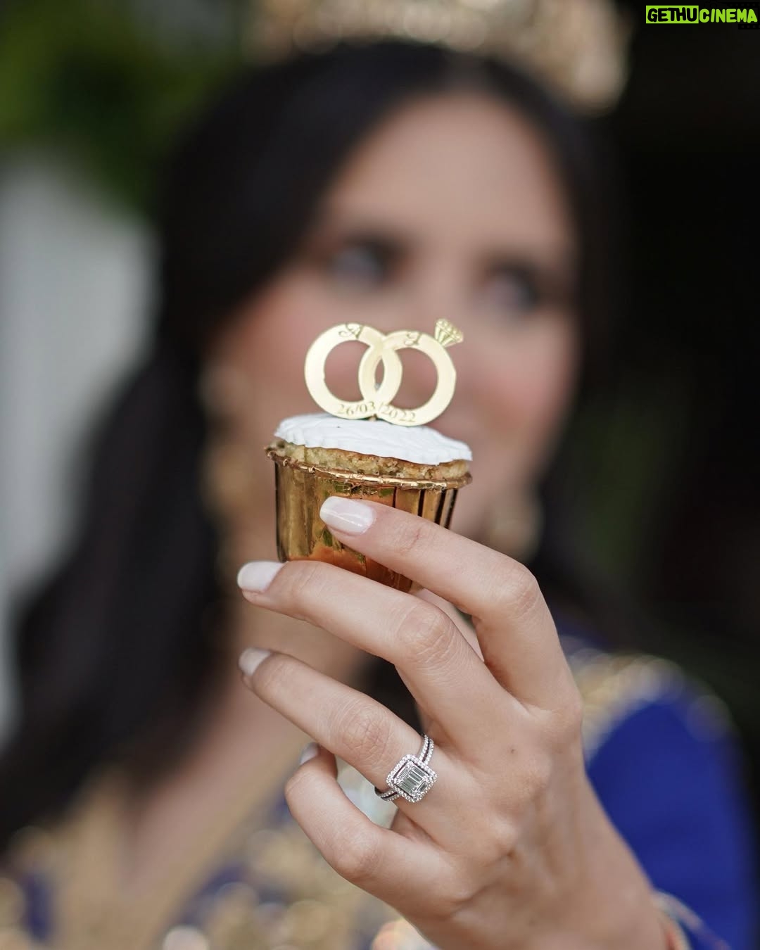 Jihane Kidari - 353K Likes - بحال اليوم هادي عام 👰🏻‍♀️🤍✨
One year ago, I said YES 💍🤍
الله يفرح قلوب الجميع بأي حاجة باغيين يا ربي🤲🏼🤍

#جيهان_كيداري #jihanekidari  #jihane_kidari #sharinglove