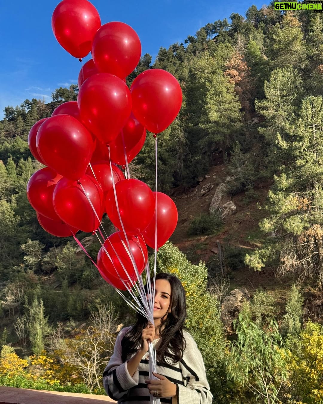 Jihane Kidari - 243.7K Likes - 🥹🤍✨🎂 it was a magical birthday surprise ! 🎊🤍
#caravan #dreamcometrue #gratful #birthdaysuprise #birthdaygirl #jihane_kidari #withlove #inthemiddleofnowhere