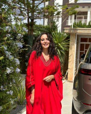 Jihane Kidari Instagram - Eid Mubarak Said 😍🇲🇦 تعيدو و تعاودو 
Gandoura : @saissi_couture ❤️

#eidmubarak #jihane_kidari #جيهان_كيداري