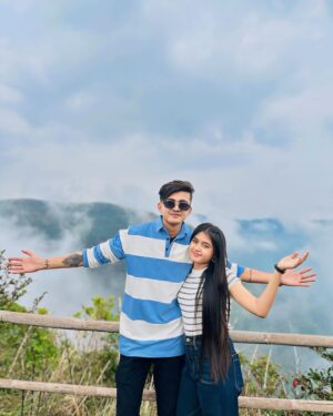 Jiya Khan Instagram - Another year, another adventure😗
Happy anniversary my Love❤️