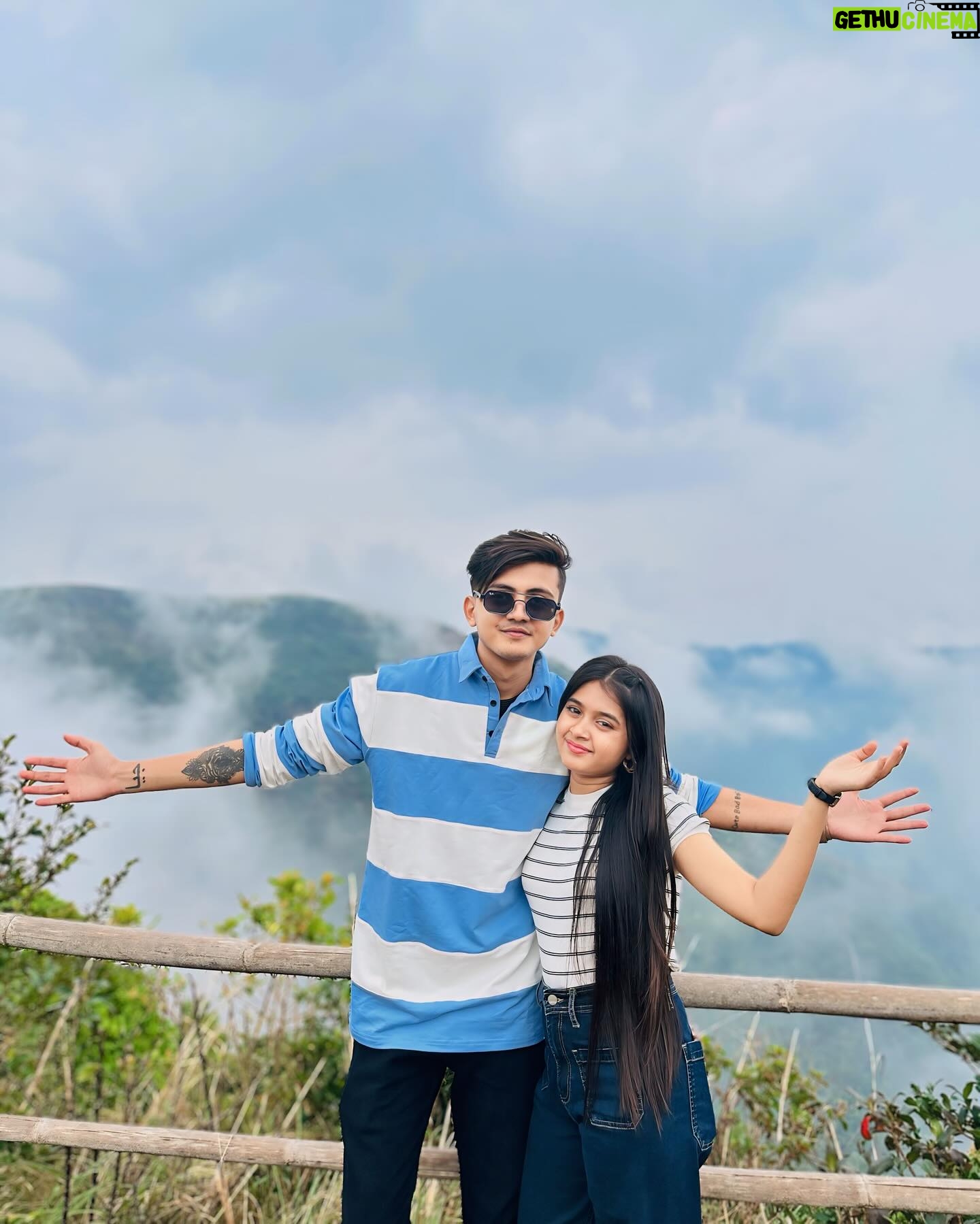 Jiya Khan - 248.6K Likes - Another year, another adventure😗
Happy anniversary my Love❤️