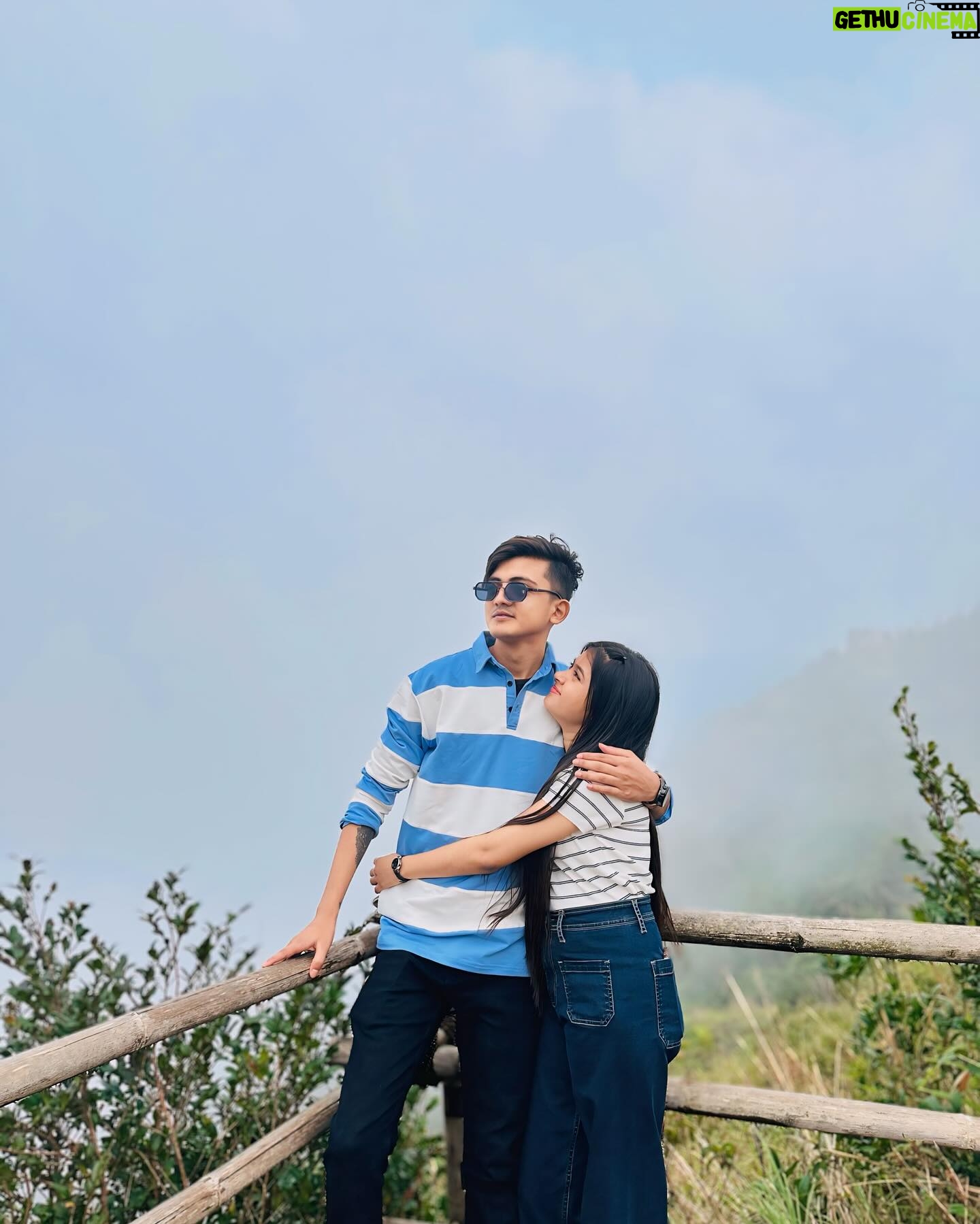 Jiya Khan - 248.6K Likes - Another year, another adventure😗
Happy anniversary my Love❤️