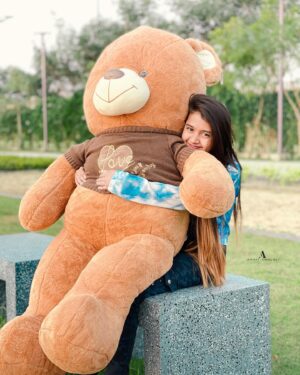 Jiya Khan Instagram - Here Is a Warm , Loving and Cuddly Hug to Comfort me!!🧸💖
