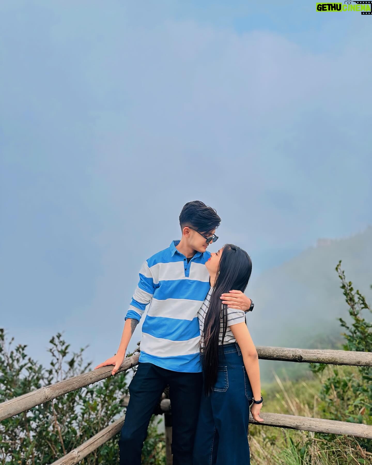 Jiya Khan - 248.6K Likes - Another year, another adventure😗
Happy anniversary my Love❤️