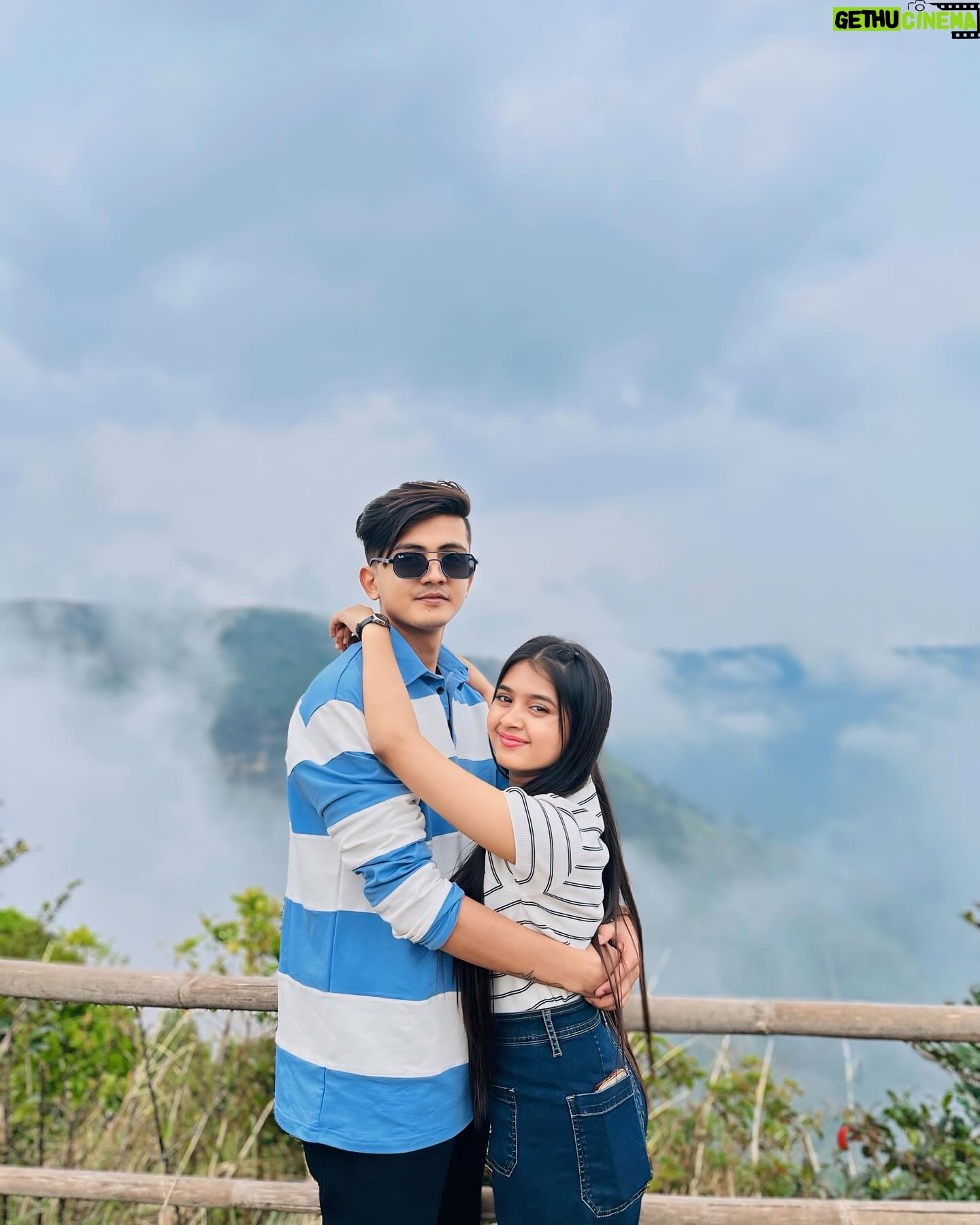 Jiya Khan - 248.6K Likes - Another year, another adventure😗
Happy anniversary my Love❤️