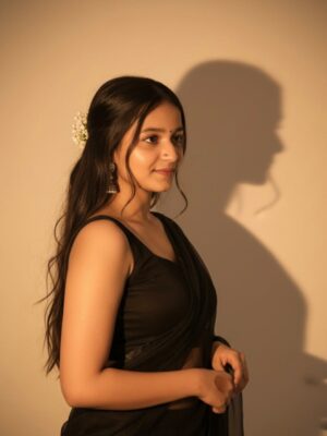 Jiya Rajput Instagram - Ai image🖤🦋🔥
.
.
.
.
.
.
#viralpost❤️ #blackee #post #aiimage #sareelove❤️ #pyarrrrrrr❤️🌎 #foryou #explorepage✨ #instagram #instagrow #loveeee❤️❤️❤️
Kesa lga ye look🫣❤️