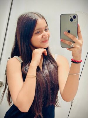 Jiya Rajput Instagram - Black🖤🫶
.
.
.
.
.
.
#new #viralpost❤️ #viral #insta #instagrow #instagram #blackdresses #blackee #foryou #pyarrrrrrr❤️
.
.kesa lga ye look🫣