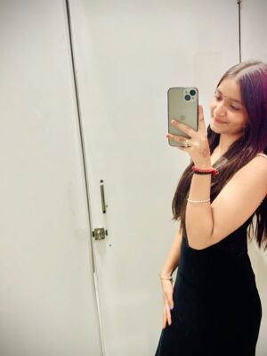 Jiya Rajput Instagram - Black🖤🫶
.
.
.
.
.
.
#new #viralpost❤️ #viral #insta #instagrow #instagram #blackdresses #blackee #foryou #pyarrrrrrr❤️
.
.kesa lga ye look🫣