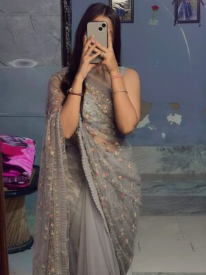 Jiya Rajput Instagram - Saree❤️🩹💫🦋. Kesa lga ye look🤭❤️
.
.
.
.
.
#new #newpost❤ #viralpost❤️ #viral #foryou #instagram #reelitfeelit #instagrow #sareeevibess❤️ #saree #pyarrrrrrr❤️🌎 #loveee❤️ #support #trend