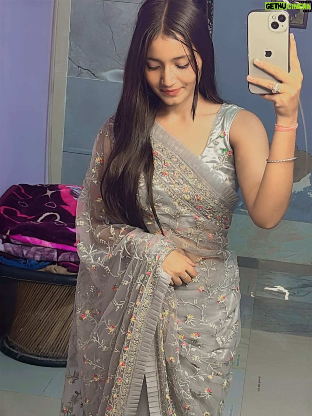 Jiya Rajput - 3.8K Likes - Saree❤️‍🩹💫🦋. Kesa lga ye look🤭❤️
 .
 .
 .
 .
 .
#new #newpost❤ #viralpost❤️ #viral #foryou #instagram #reelitfeelit #instagrow #sareeevibess❤️ #saree #pyarrrrrrr❤️🌎 #loveee❤️ #support #trend