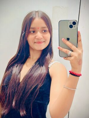 Jiya Rajput Instagram - Black🖤🫶
.
.
.
.
.
.
#new #viralpost❤️ #viral #insta #instagrow #instagram #blackdresses #blackee #foryou #pyarrrrrrr❤️
.
.kesa lga ye look🫣