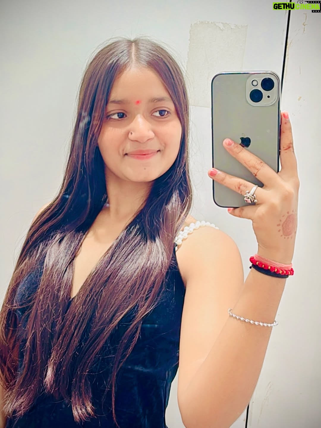 Jiya Rajput - 6.4K Likes - Black🖤🫶
 .
 .
 .
 .
 .
 .
#new #viralpost❤️ #viral #insta #instagrow #instagram #blackdresses #blackee #foryou #pyarrrrrrr❤️ 
 .
 .kesa lga ye look🫣