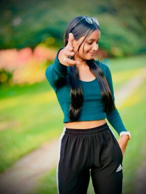 Jiya Rajput Instagram - Sidhi sadhi chori😅💪🖤
.
.
.
.
.
.
#new #newpost❤ #support #green #badmashi👊😒 #sidhisadhichori #badmash #viral #viralpost❤️