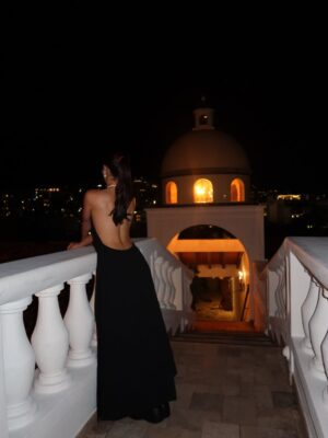 Jocelín Zuckerman Instagram - "Ya no quiero enjaularme la intensidad, quiero abrirme el pecho y vivir según mis latidos... "-@laoctavapoesia
@visitpuertovallarta 💘✨