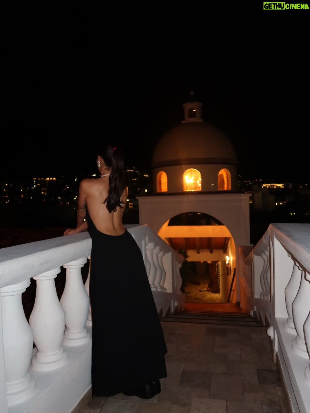 Jocelín Zuckerman - 3 Likes - "Ya no quiero enjaularme la intensidad, quiero abrirme el pecho y vivir según mis latidos... "-@laoctavapoesia 
@visitpuertovallarta 💘✨